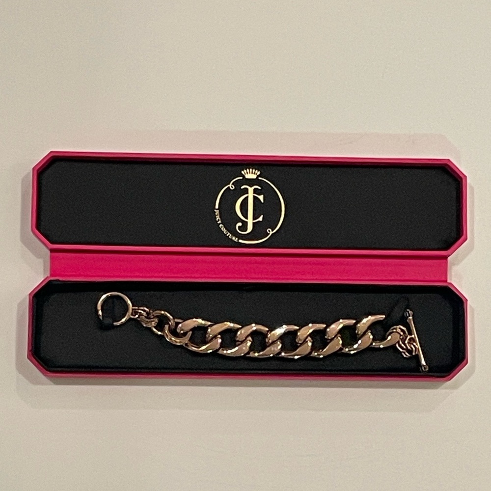 Juicy Couture Rose Gold B-Chunky Link Bracelet.
